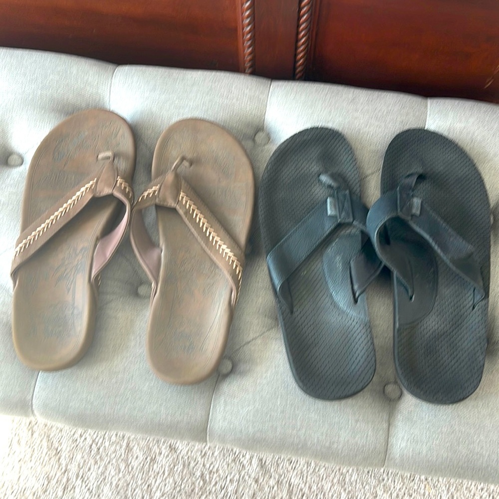 Mens black and brown flip flops